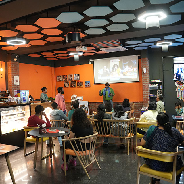 Artist performing at Soundtrack Cafe